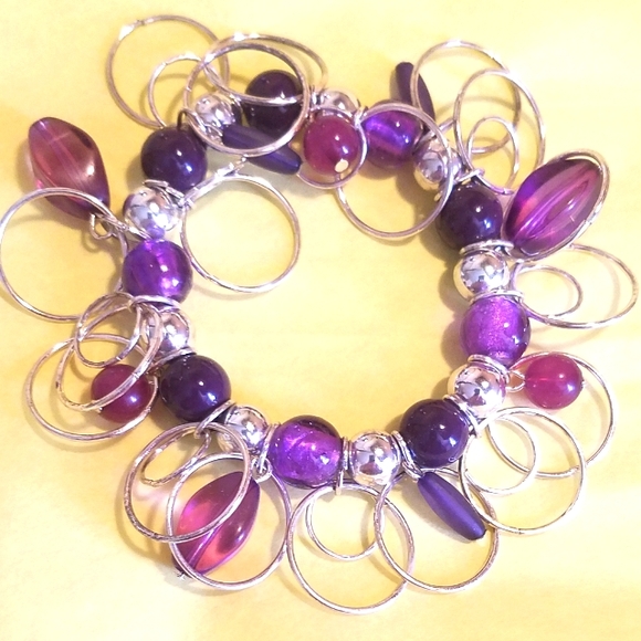 🔥$3🔥 - Purple & Silver Circle Bead Stretch Bracelet - Picture 1 of 1